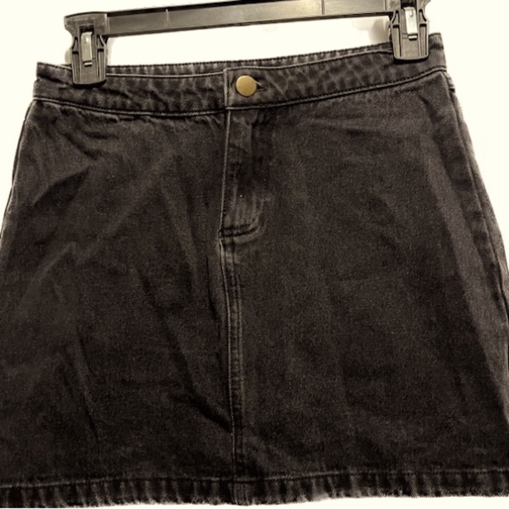 Forever 21 Black Mini Skirt